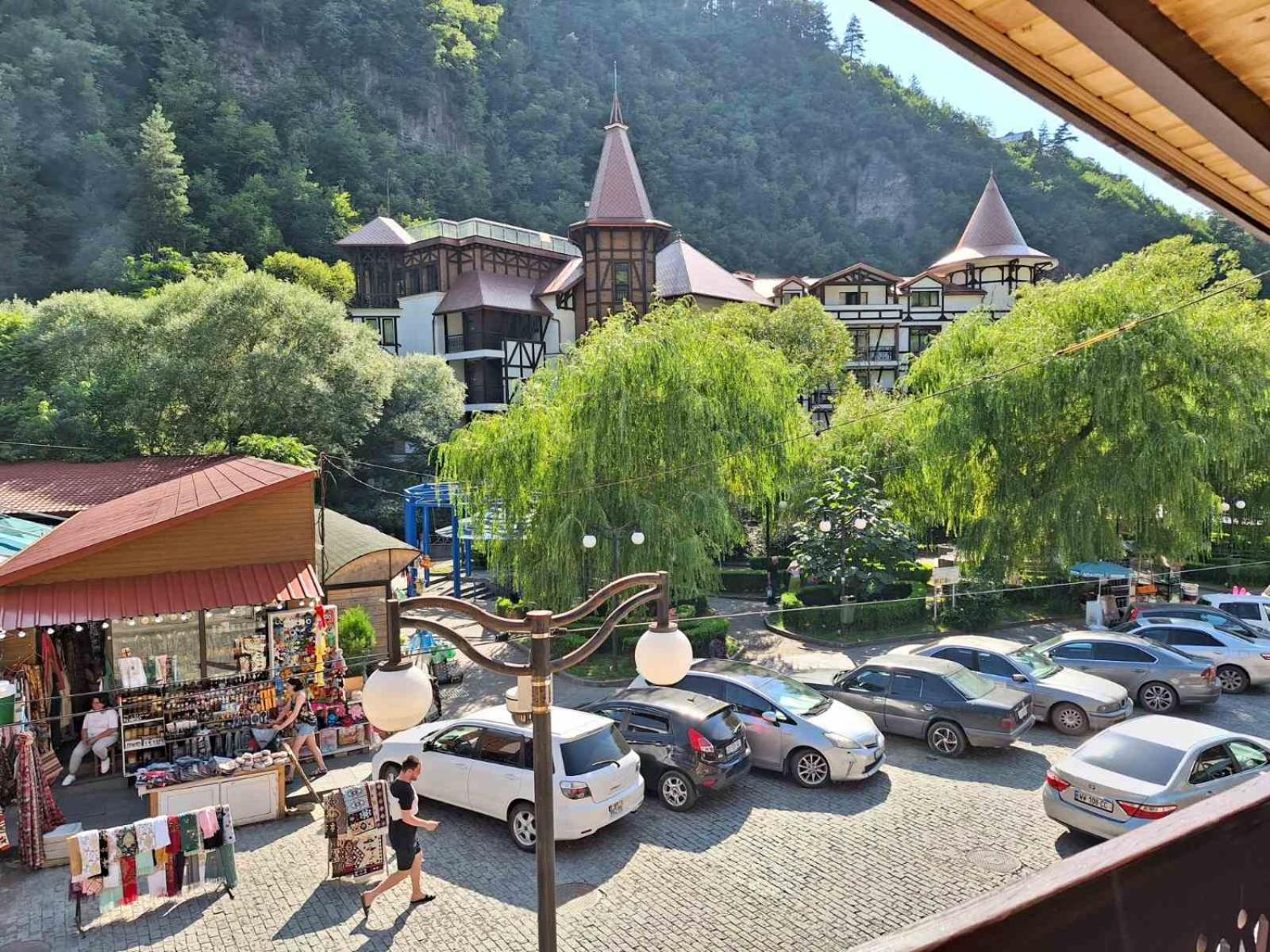 Hotel Alongside Park Bordschomi Exterior foto